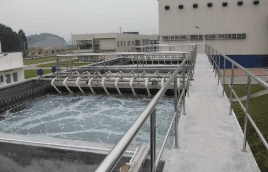 (造紙廠水處理消泡劑應(yīng)用場景)